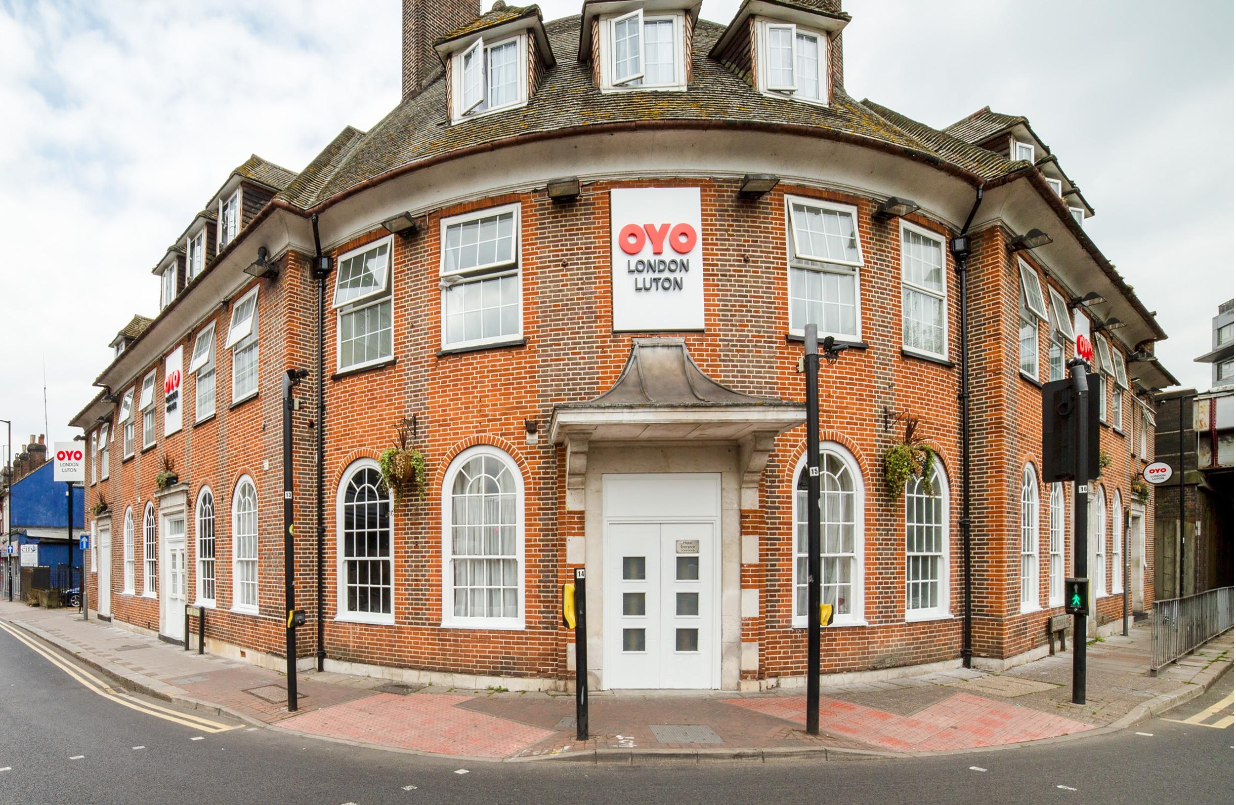 Oyo London Luton 3*
