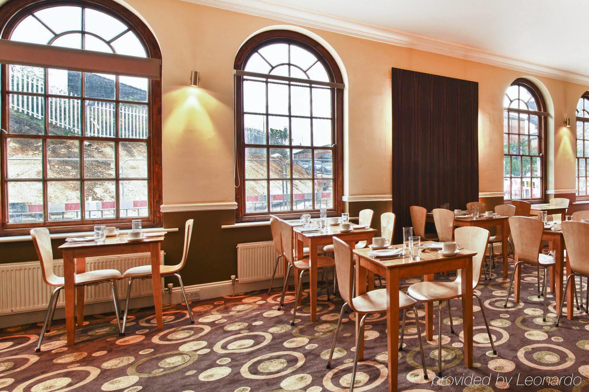 Oyo London Luton 3*